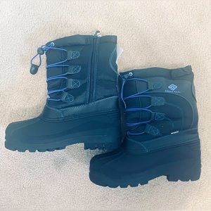 Brand new boys, size 3 snow boots, never worn!